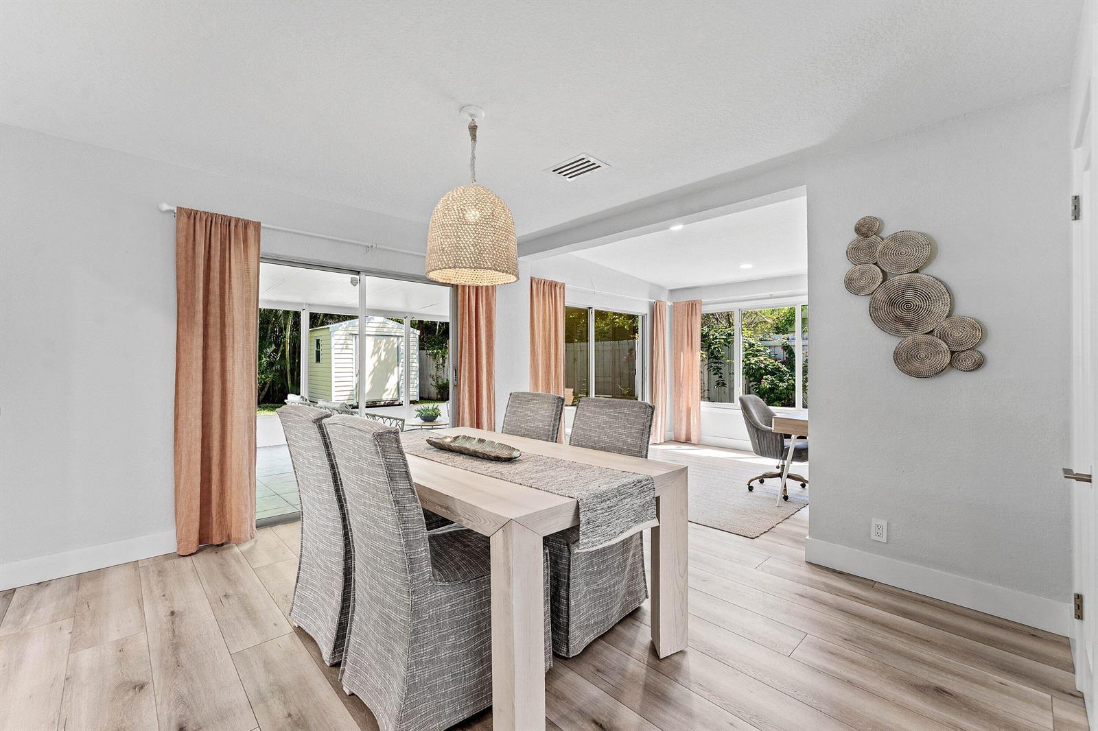 233 Lake Terrace, Delray Beach FL 33444 photo 2