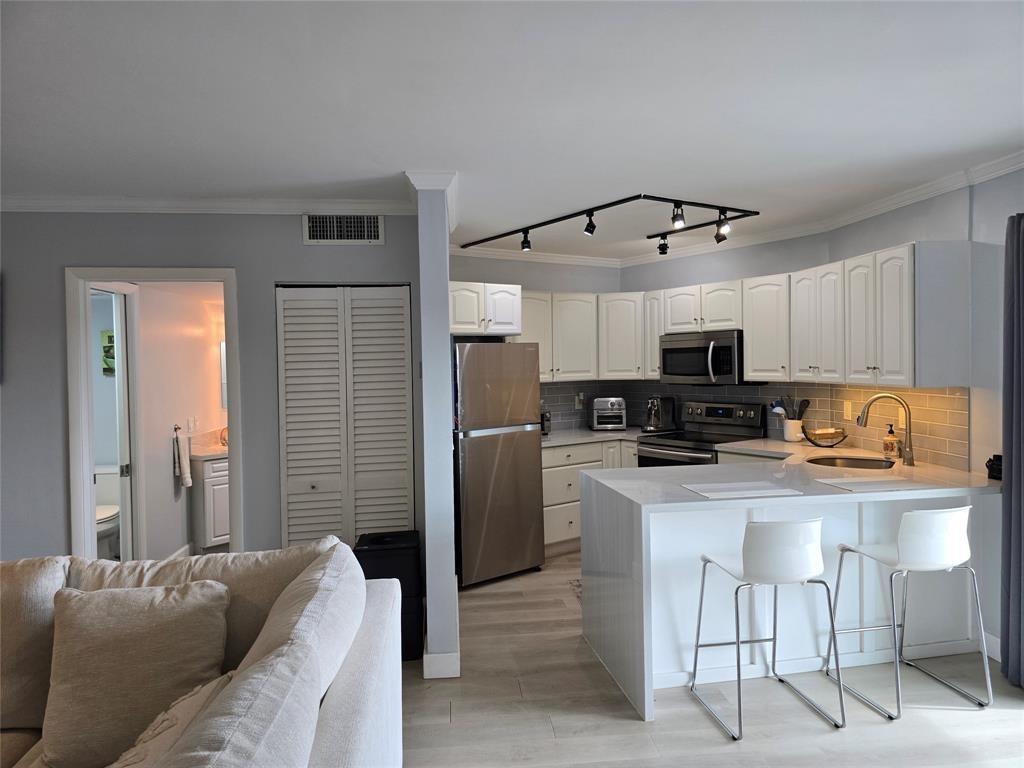 900 RIVER REACH Drive # 517, Fort Lauderdale FL 33315 photo 5