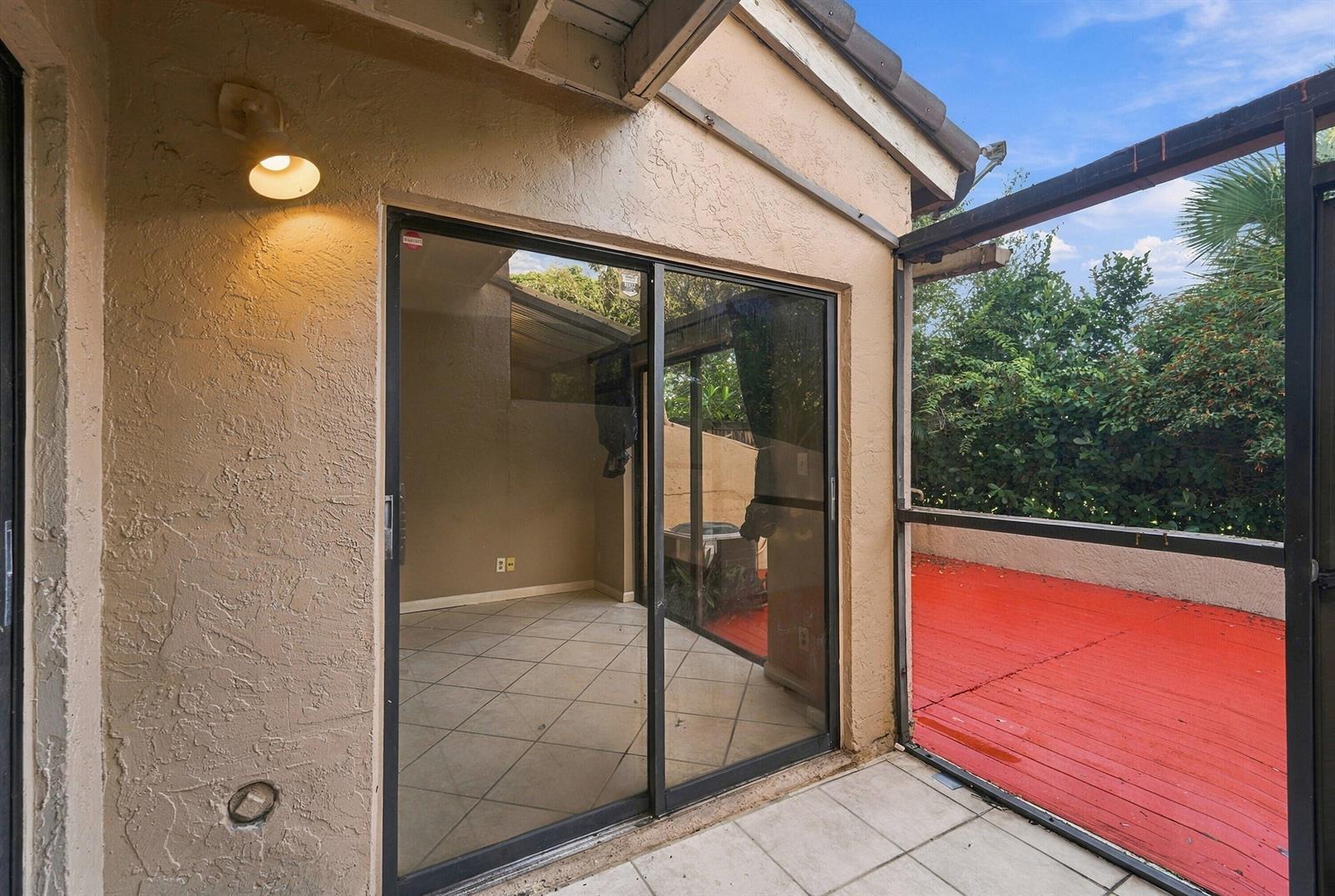 8690 NW 40th Street, Coral Springs FL 33065 photo 4