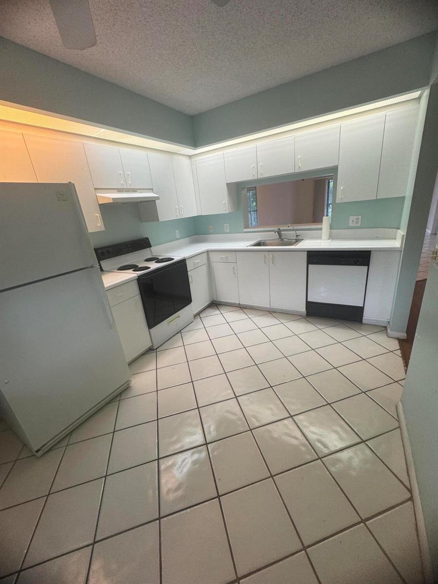 12650 SW 15TH Street # 313F, Pembroke Pines FL 33027 photo 4