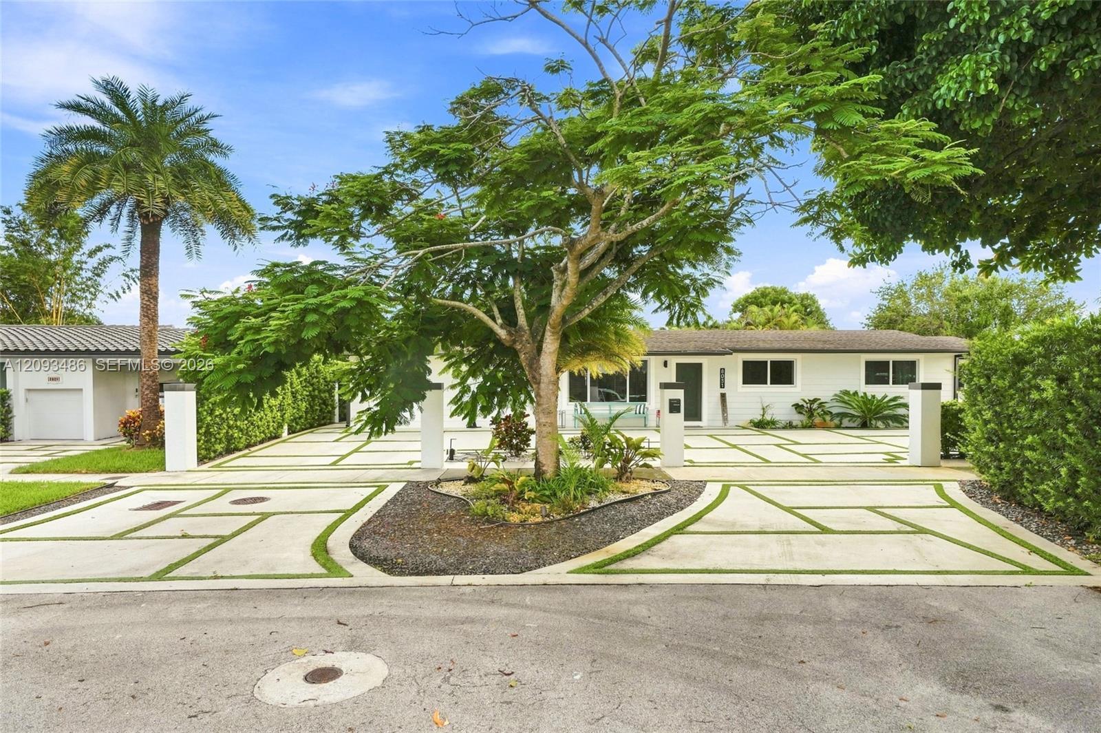8031 SW 97th Ave, Miami FL 33173 photo 2