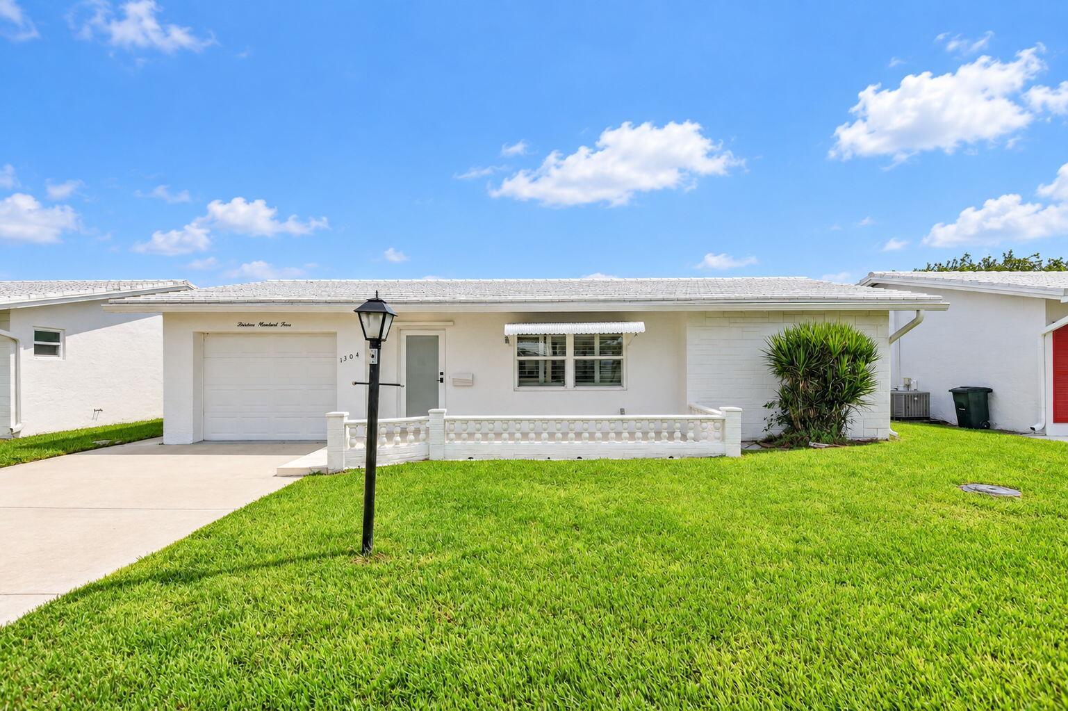 1304 SW 23rd Street, Boynton Beach FL 33426 photo 2