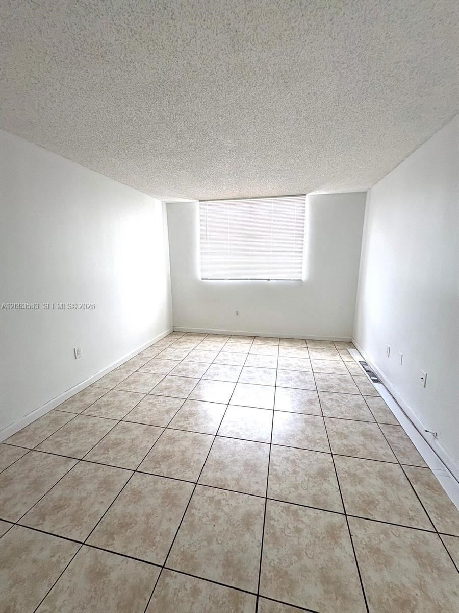 8261 NW 8th St # 334, Miami FL 33126 photo 3