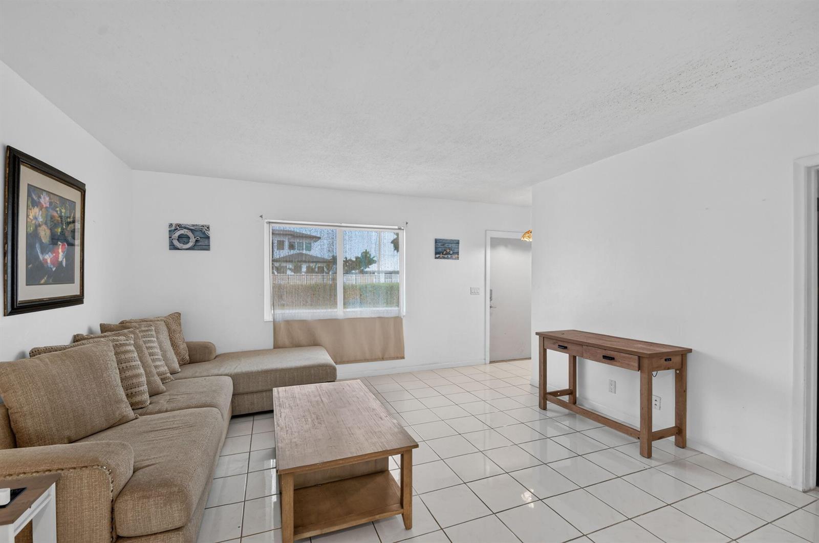 658 NE 6TH Court E, Boynton Beach FL 33435 photo 3
