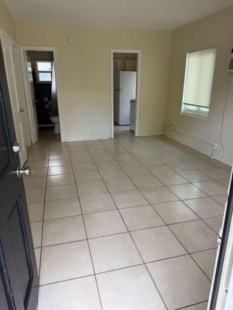1304 NW 4TH Street, Fort Lauderdale FL 33311 photo 2