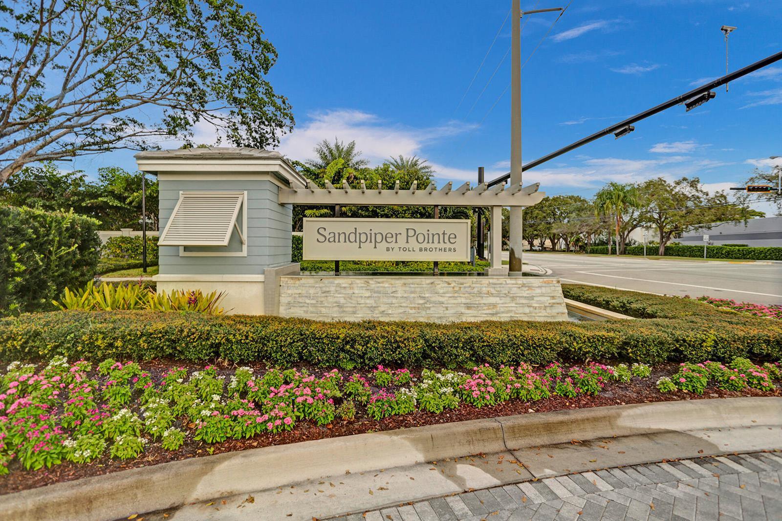 585 SANDERLING Circle, Deerfield Beach FL 33442 photo 4