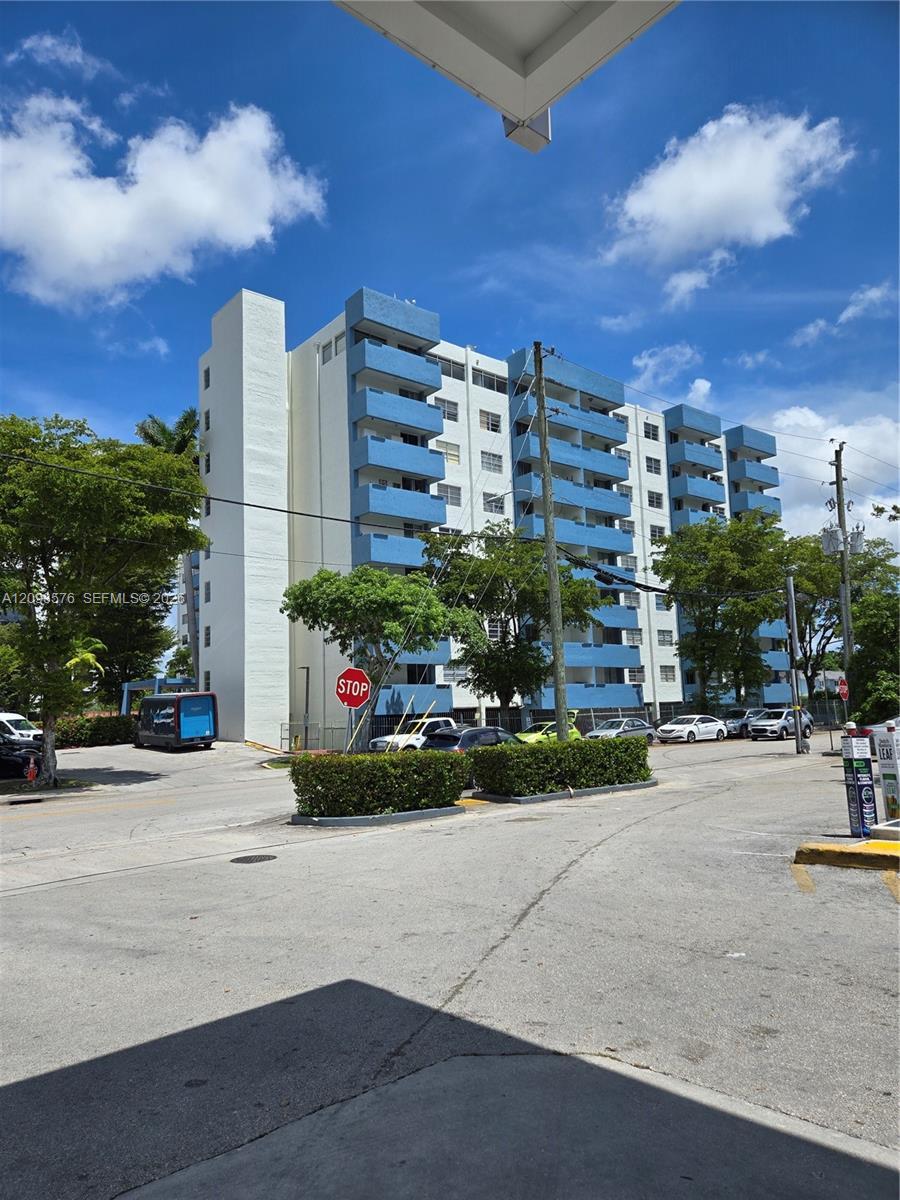 5050 NW 7th St # 709, Miami FL 33126 photo 2