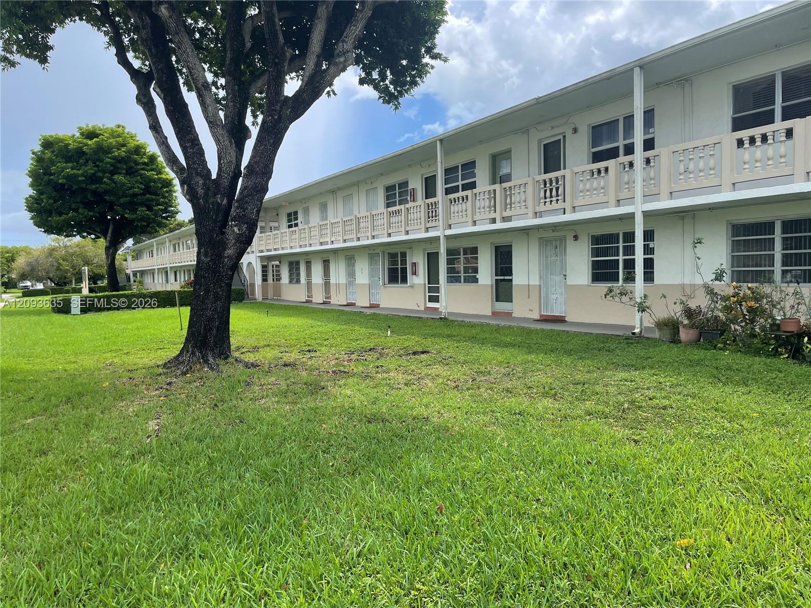 130 NE 202nd Ter # S4, Miami Gardens FL 33179 photo 2