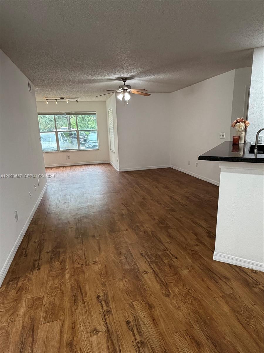 565 Vista Isles Dr # 2018, Sunrise FL 33325 photo 4