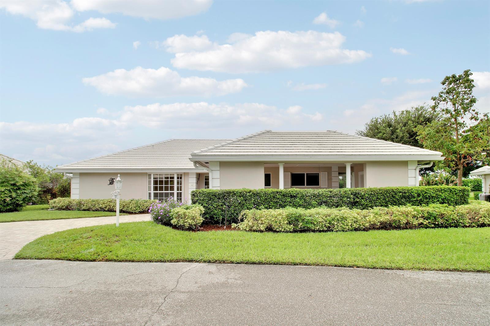 442 FRENCH ROYALE Circle, Atlantis FL 33462 photo 2