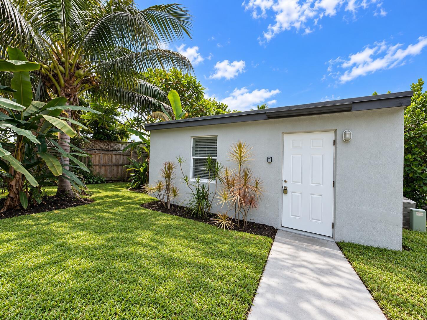 32 Lake Osborne Drive # 9, FL 33461