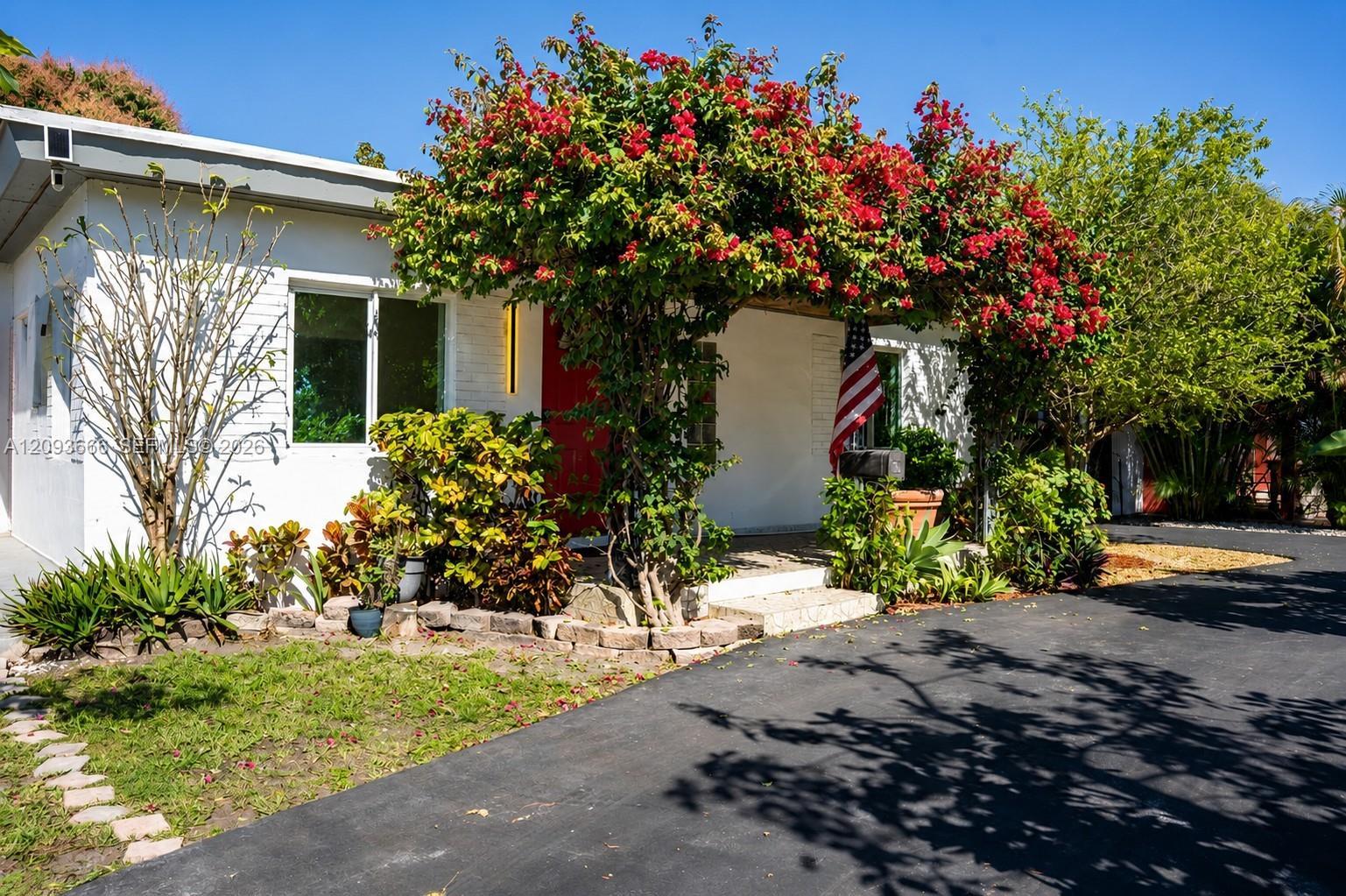 861 W 32nd St, Hialeah FL 33012 photo 2