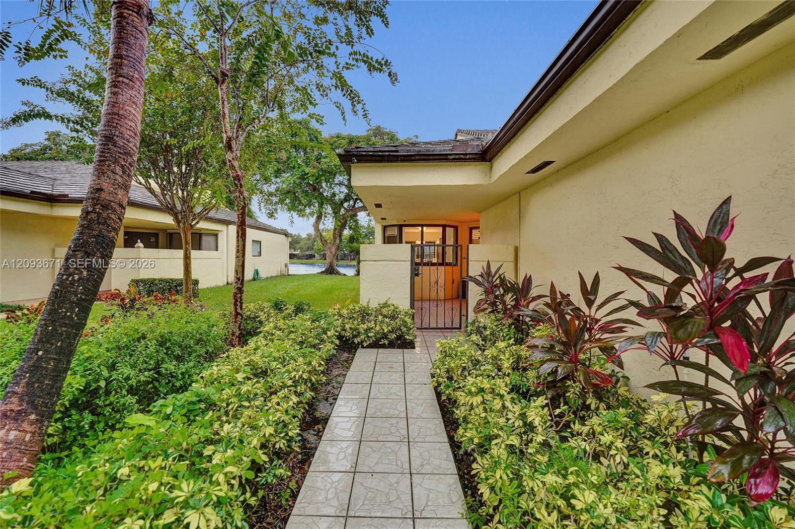 465 NW 95th Ave, Plantation FL 33324 photo 2
