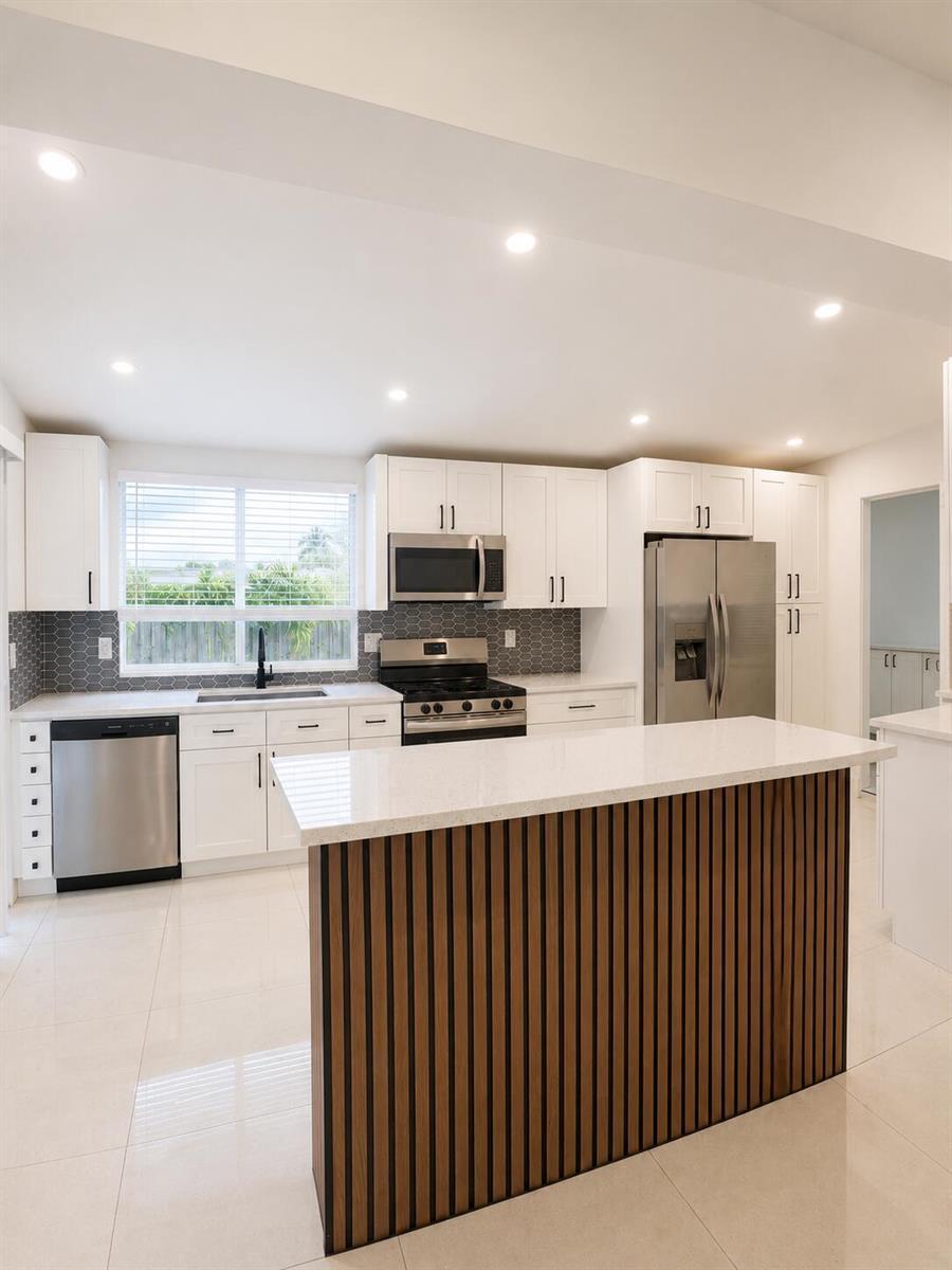 345 PINEHURST Road, Palm Springs FL 33461 photo 4