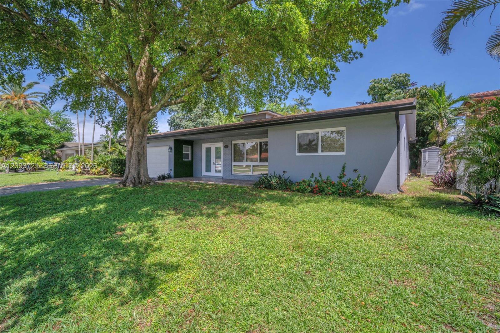609 N 46th Ave, Hollywood FL 33021 photo 2