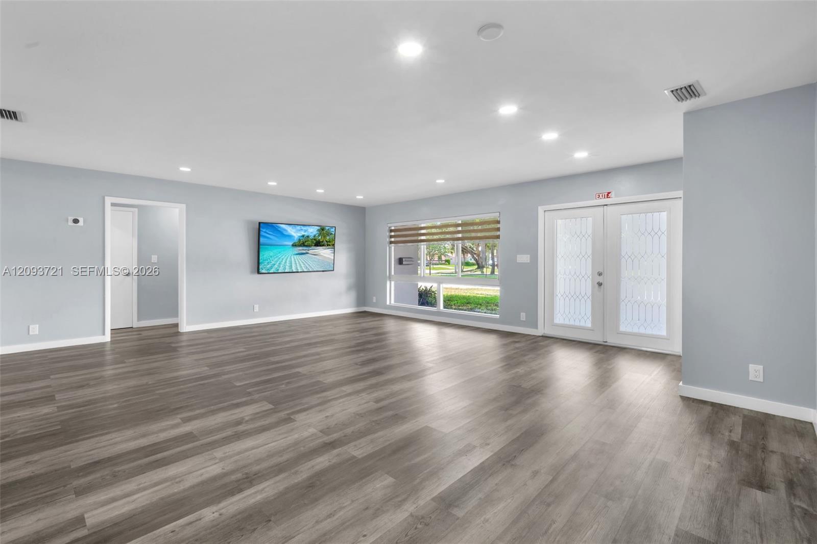 609 N 46th Ave, Hollywood FL 33021 photo 3