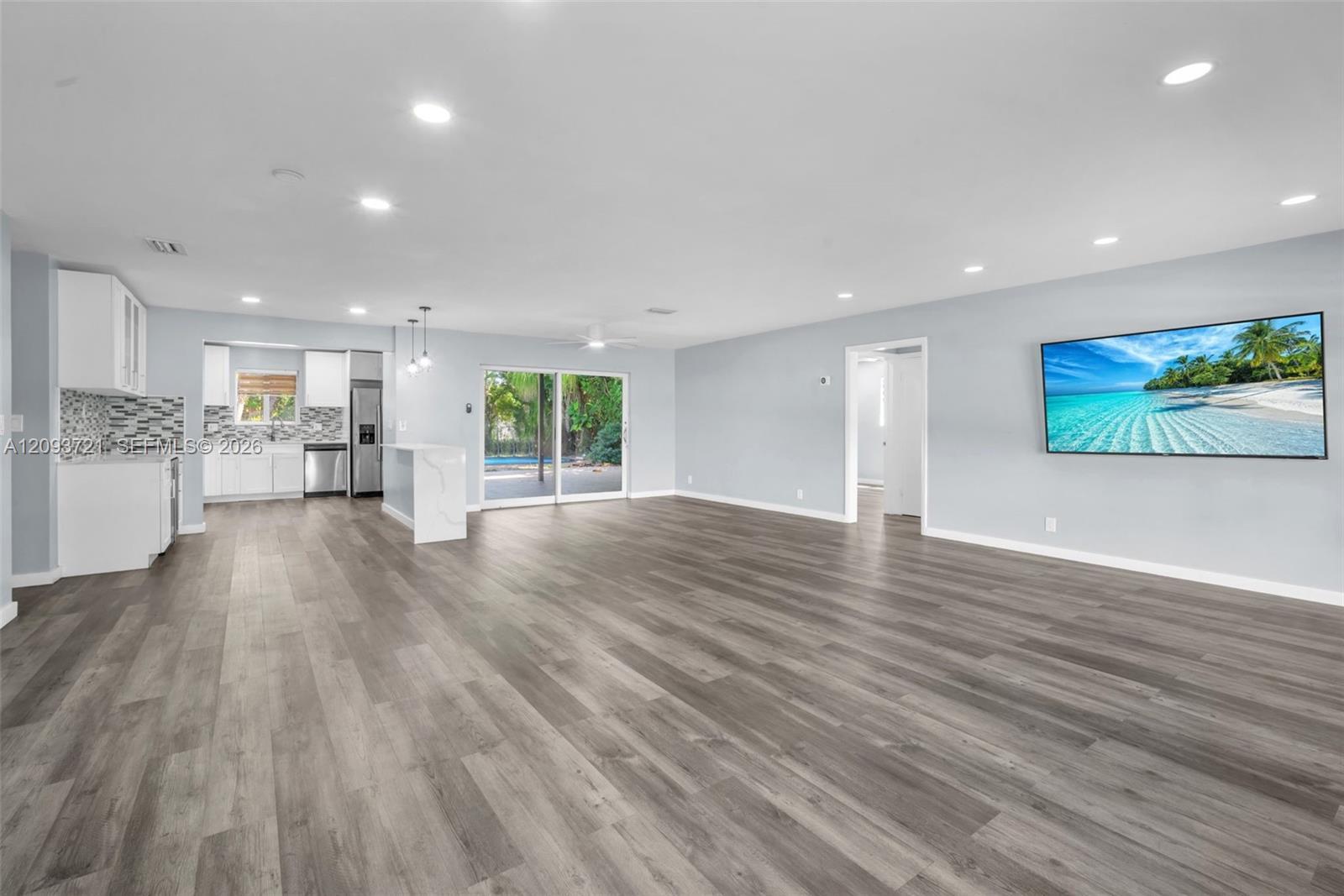 609 N 46th Ave, Hollywood FL 33021 photo 4