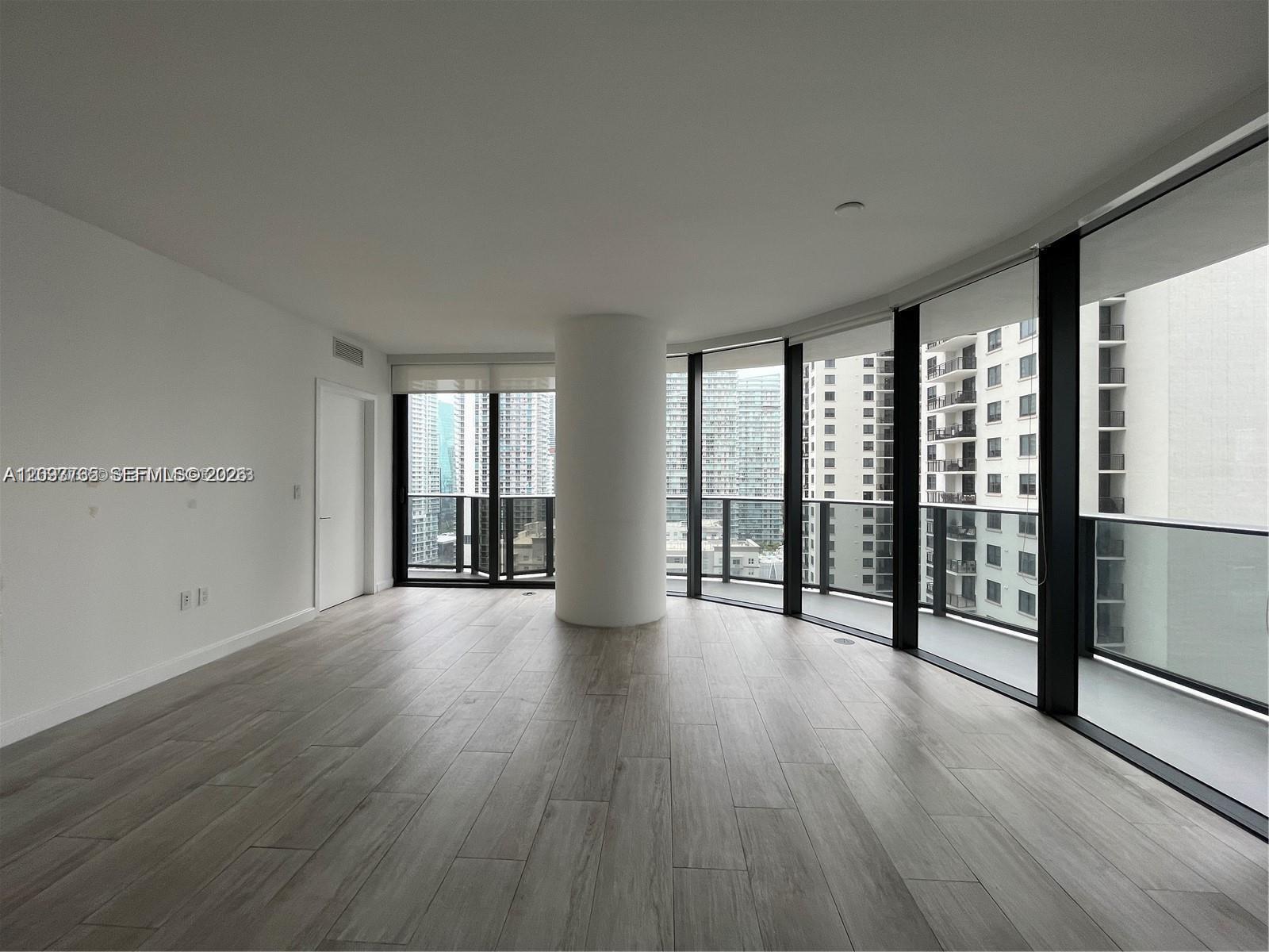 55 SW 9th St # 1906, Miami FL 33130