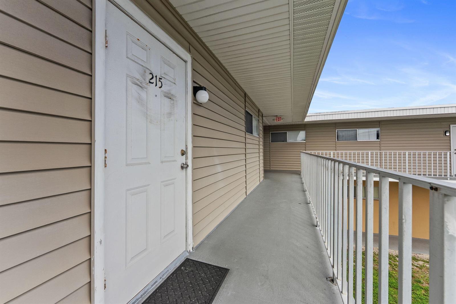 1500 CRESCENT Circle # B215, Lake Park FL 33403 photo 3