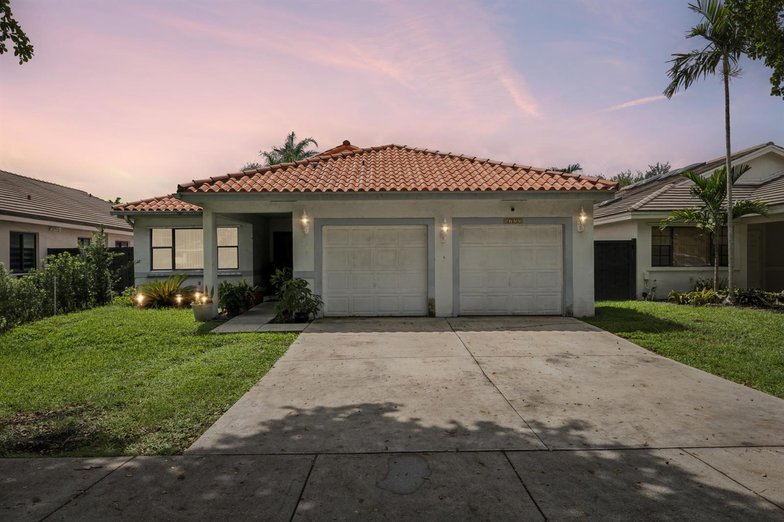 8738 NW 150th Terrace, Miami Lakes FL 33018 photo 2