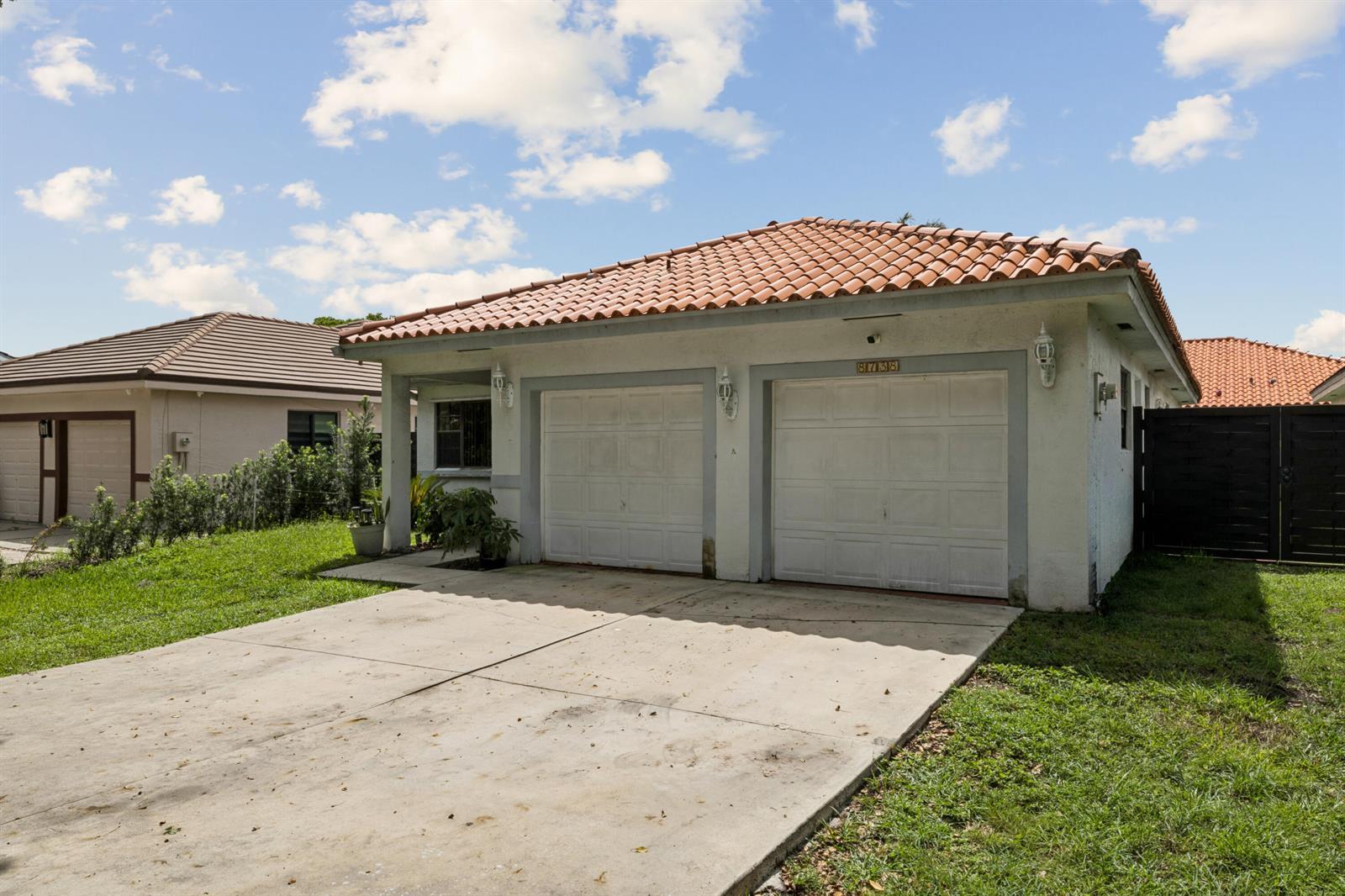 8738 NW 150th Terrace, Miami Lakes FL 33018 photo 3