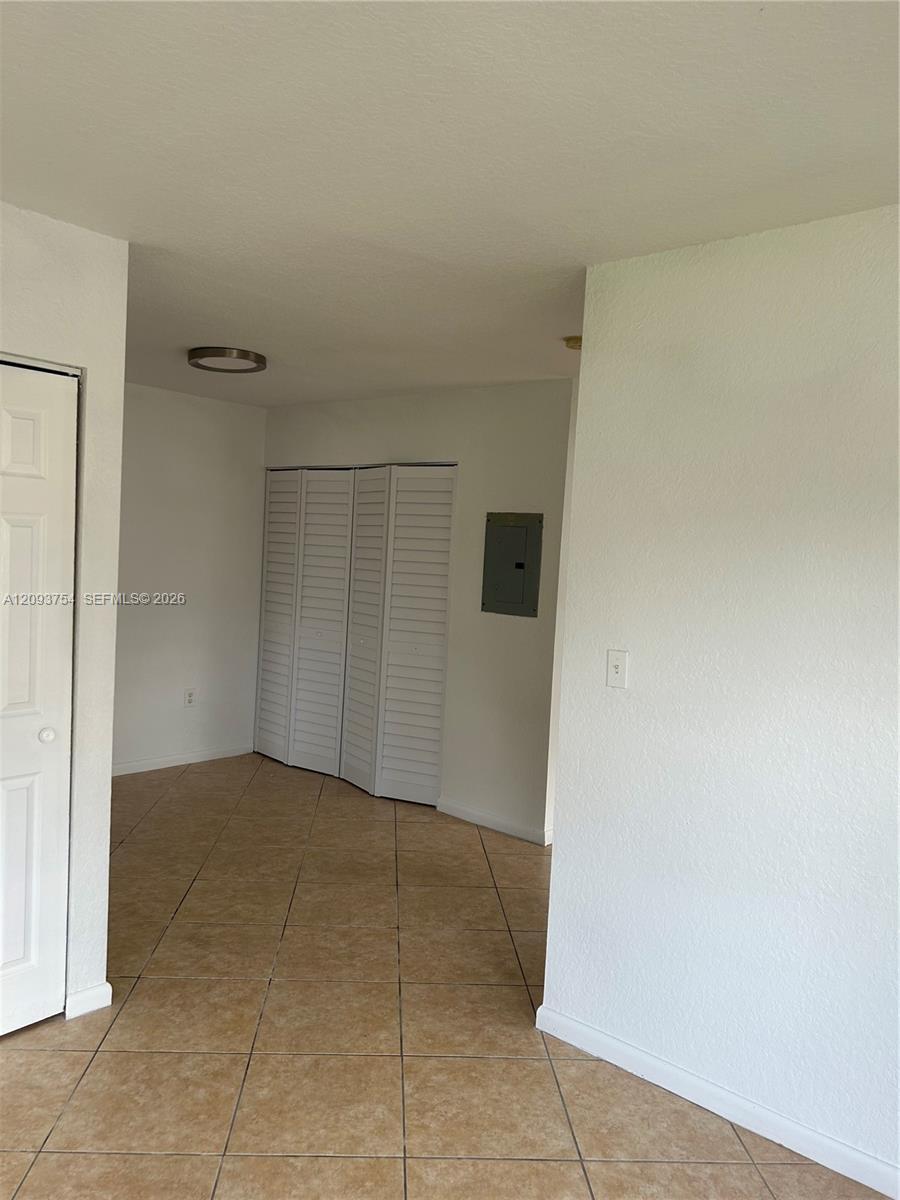 2124-2126 Thomas St # 2124, Hollywood FL 33020