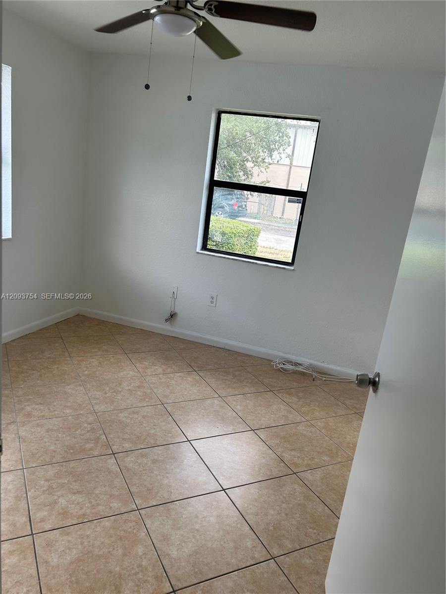 2124-2126 Thomas St # 2124, Hollywood FL 33020 photo 4