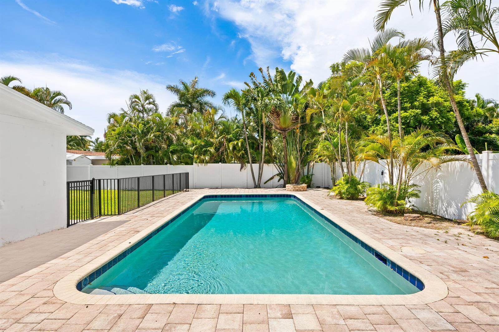 413 NE 25TH Avenue, Pompano Beach FL 33062 photo 2