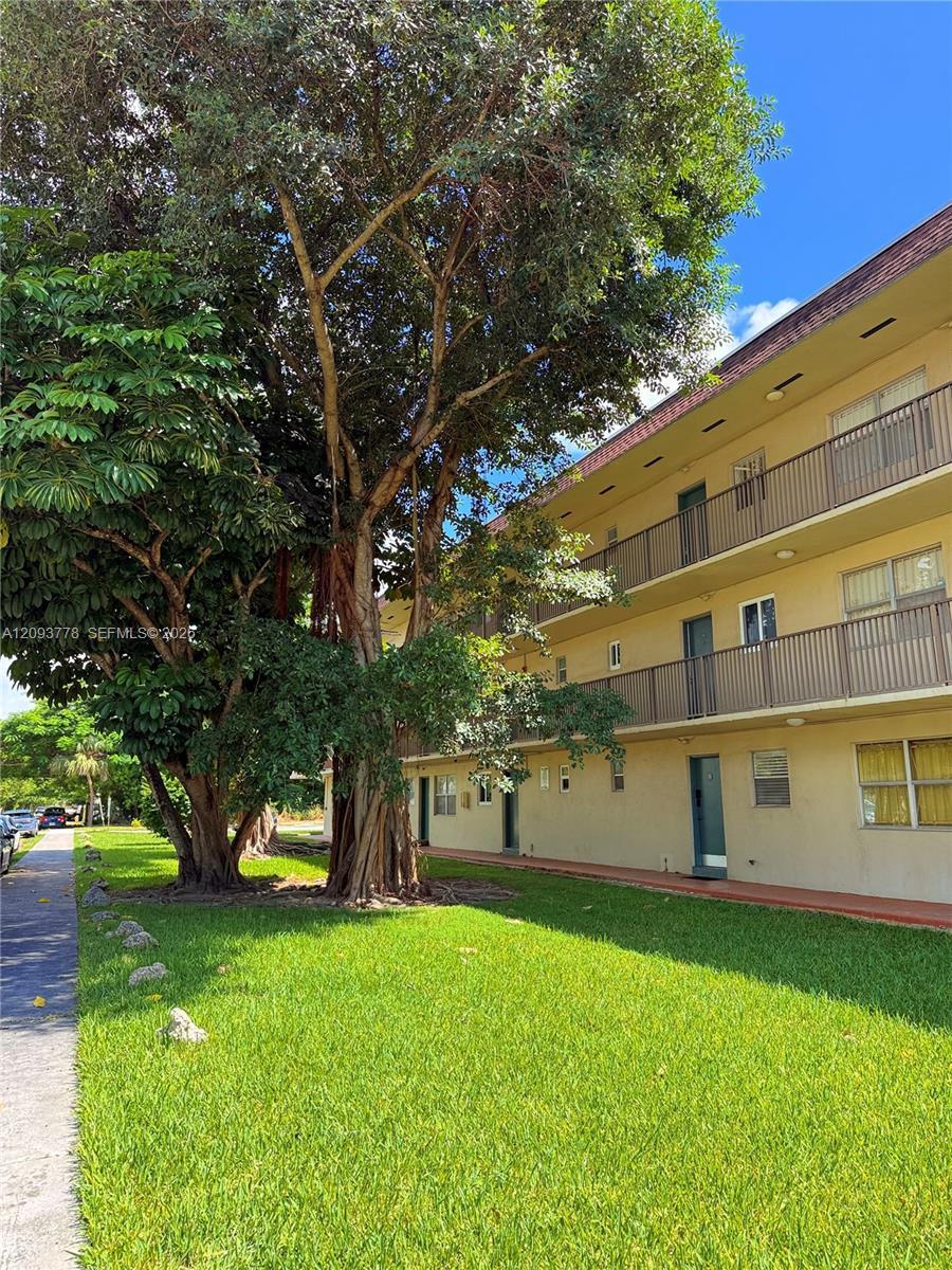 7505 SW 82nd St # 305, Miami FL 33143 photo 2