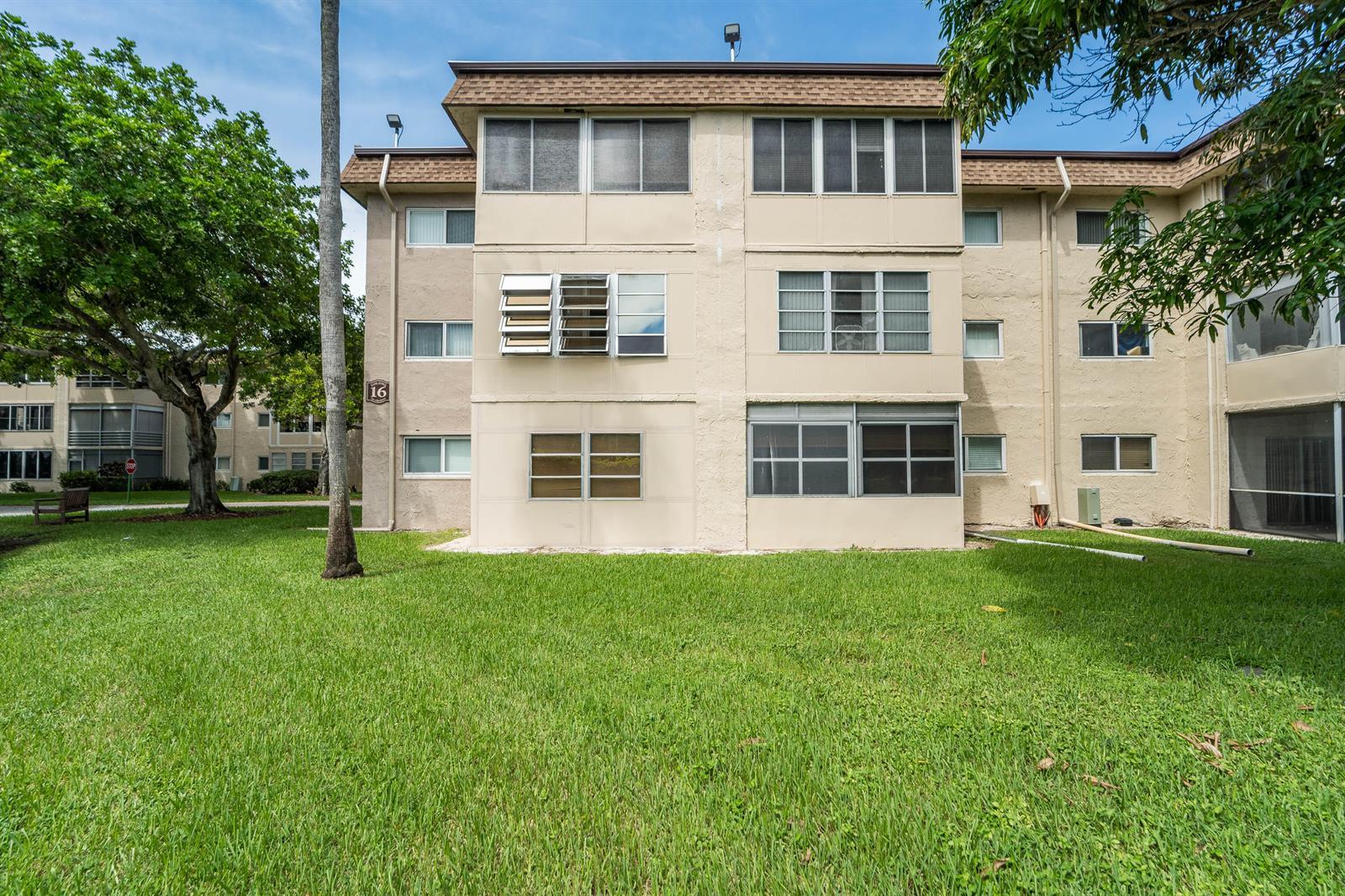 705 Lori Drive # 112, Palm Springs FL 33461