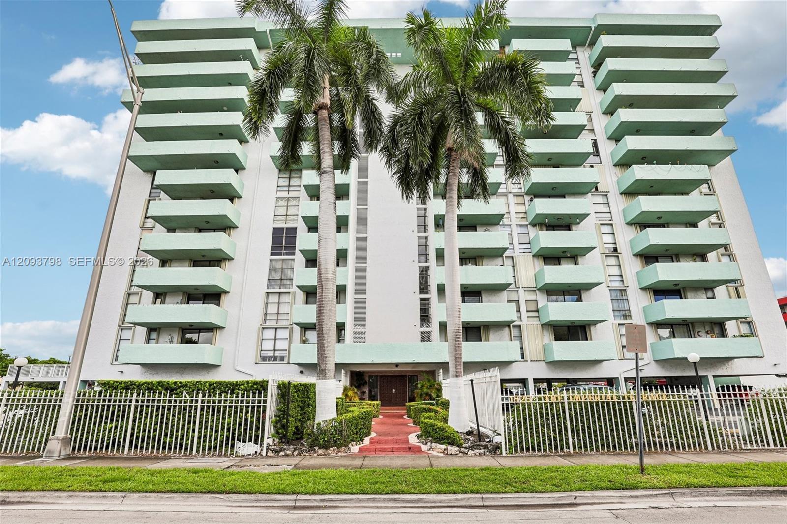 1825 W 44th Pl # 208, Hialeah FL 33012