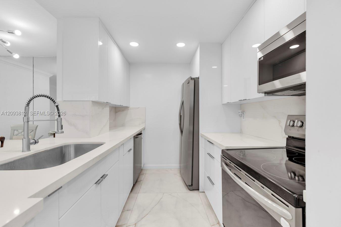 16518 NE 26th Ave # 202, North Miami Beach FL 33160 photo 5