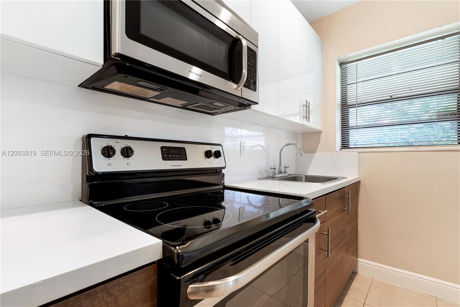 214 Salamanca Ave # 3, Coral Gables FL 33134 photo 2