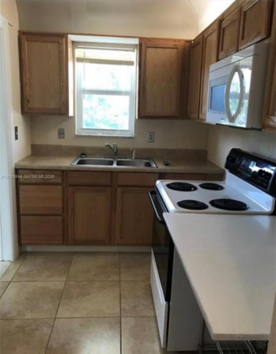 1554 N12 ct # 15B, Hollywood FL 33019 photo 5
