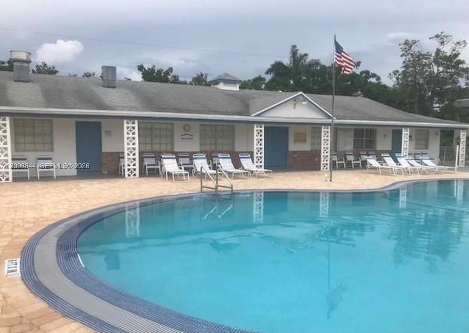 1554 N12 ct # 15B, Hollywood FL 33019 photo 4