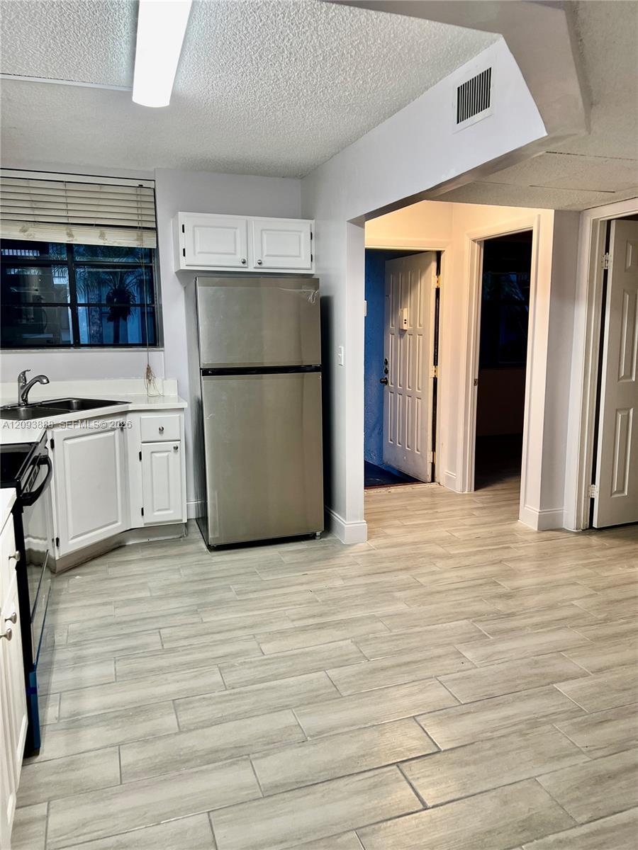 1258 S Military Trl # 813, Deerfield Beach FL 33442 photo 4