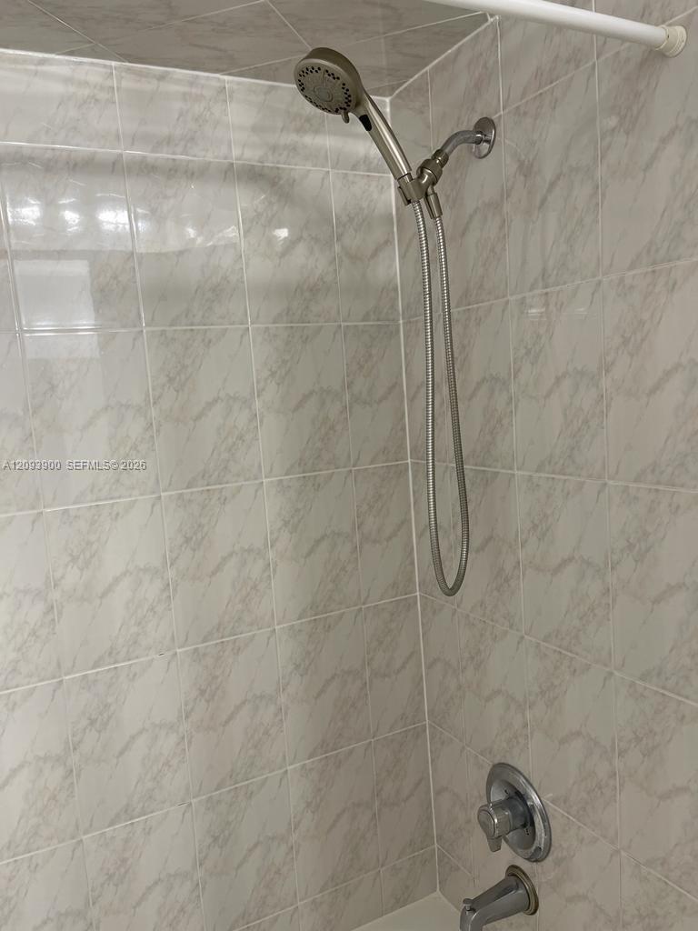 724 NE 4th St # 8, Hallandale Beach FL 33009 photo 3