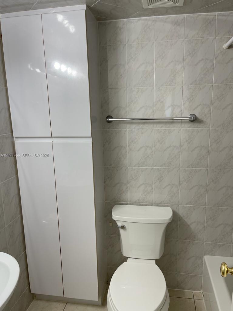 724 NE 4th St # 8, Hallandale Beach FL 33009 photo 4