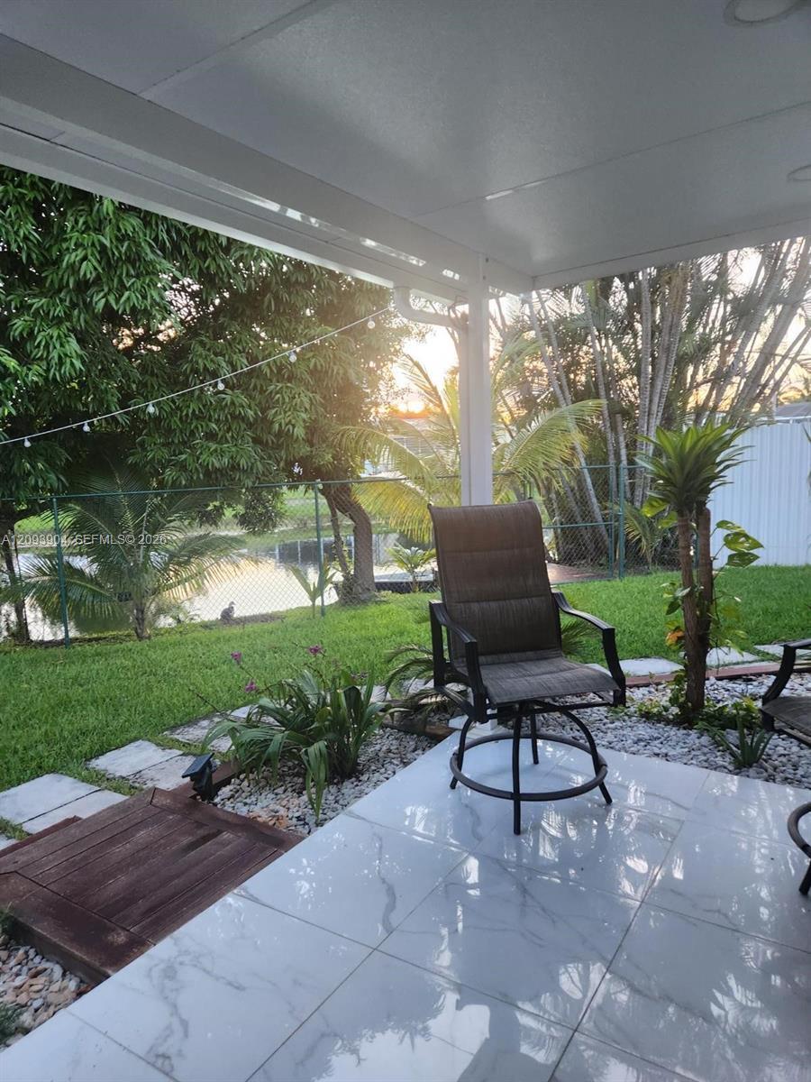 290 NW 92nd Ave # 1, Pembroke Pines FL 33024 photo 2