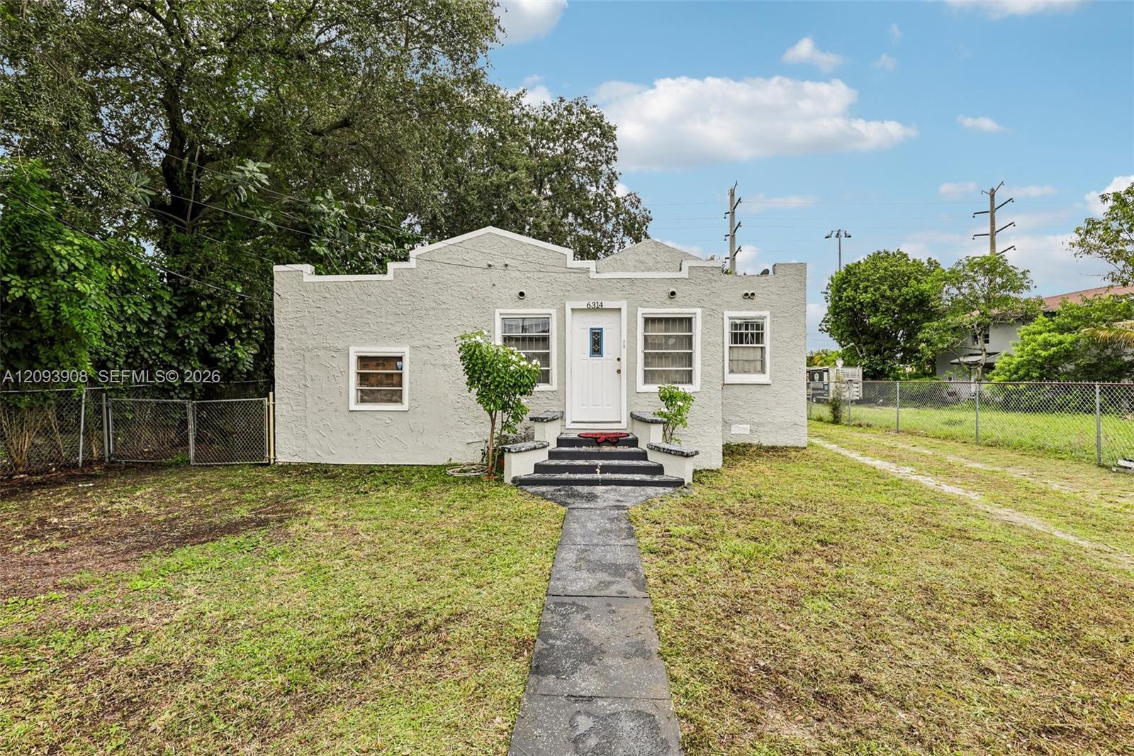 6314 NW 4th Ave, Miami FL 33150 photo 2