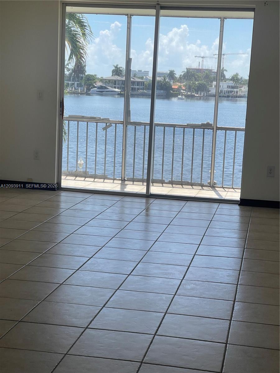 3010 Marcos Dr # R205, Aventura FL 33160 photo 2