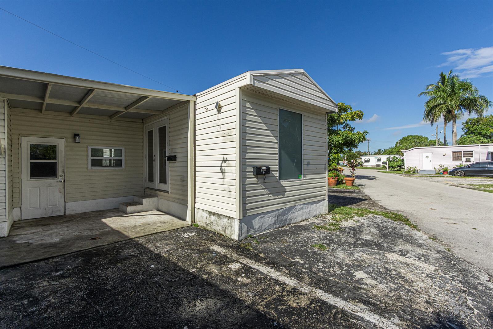 2776 NW 29th Place, Oakland Park FL 33311