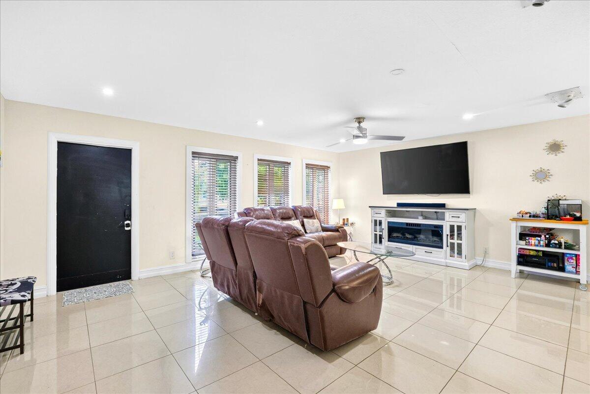 4911 NW 14TH, Deerfield Beach FL 33064 photo 5