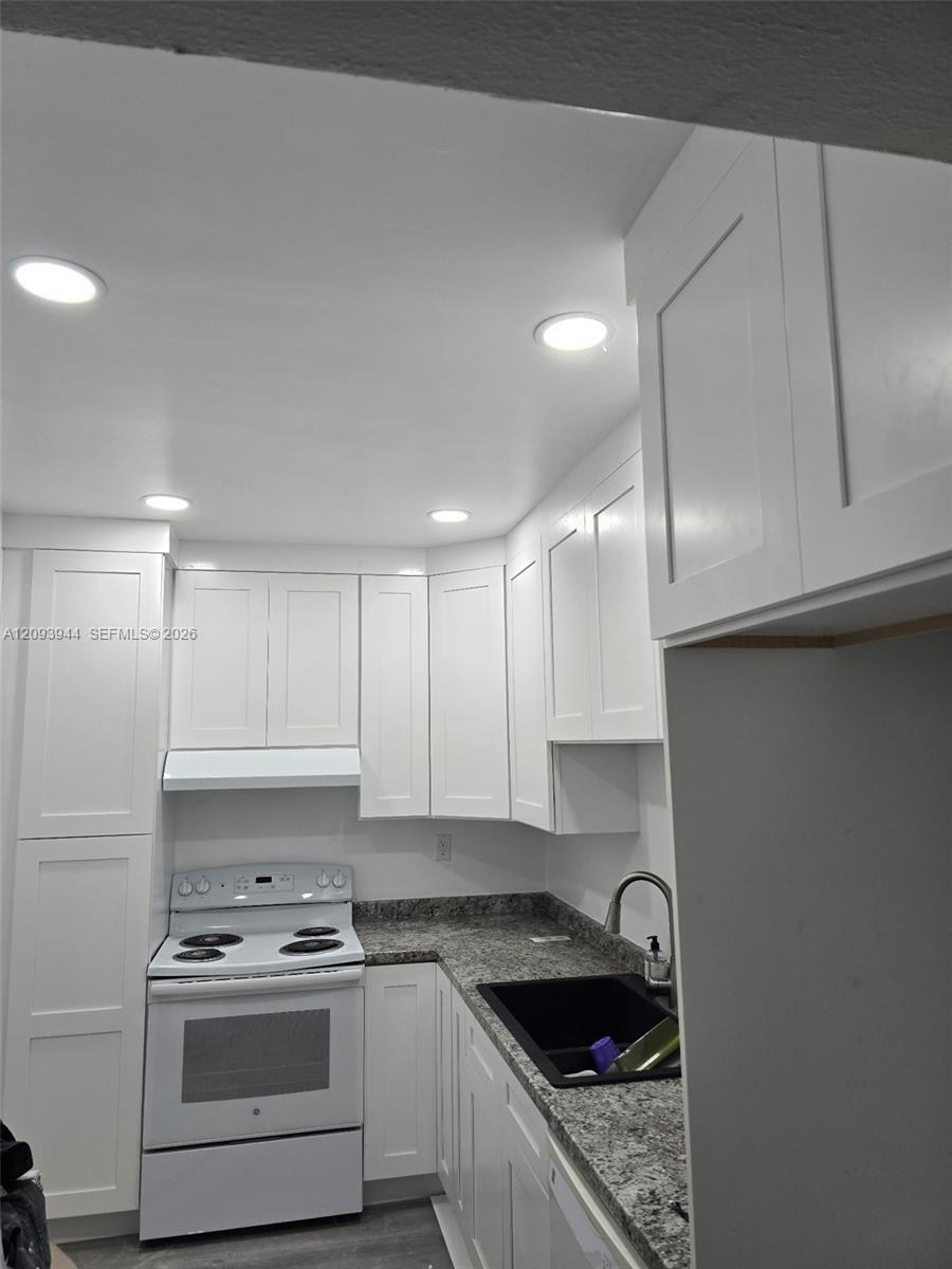 9159 SW 77th Ave # 211, Miami FL 33156 photo 3