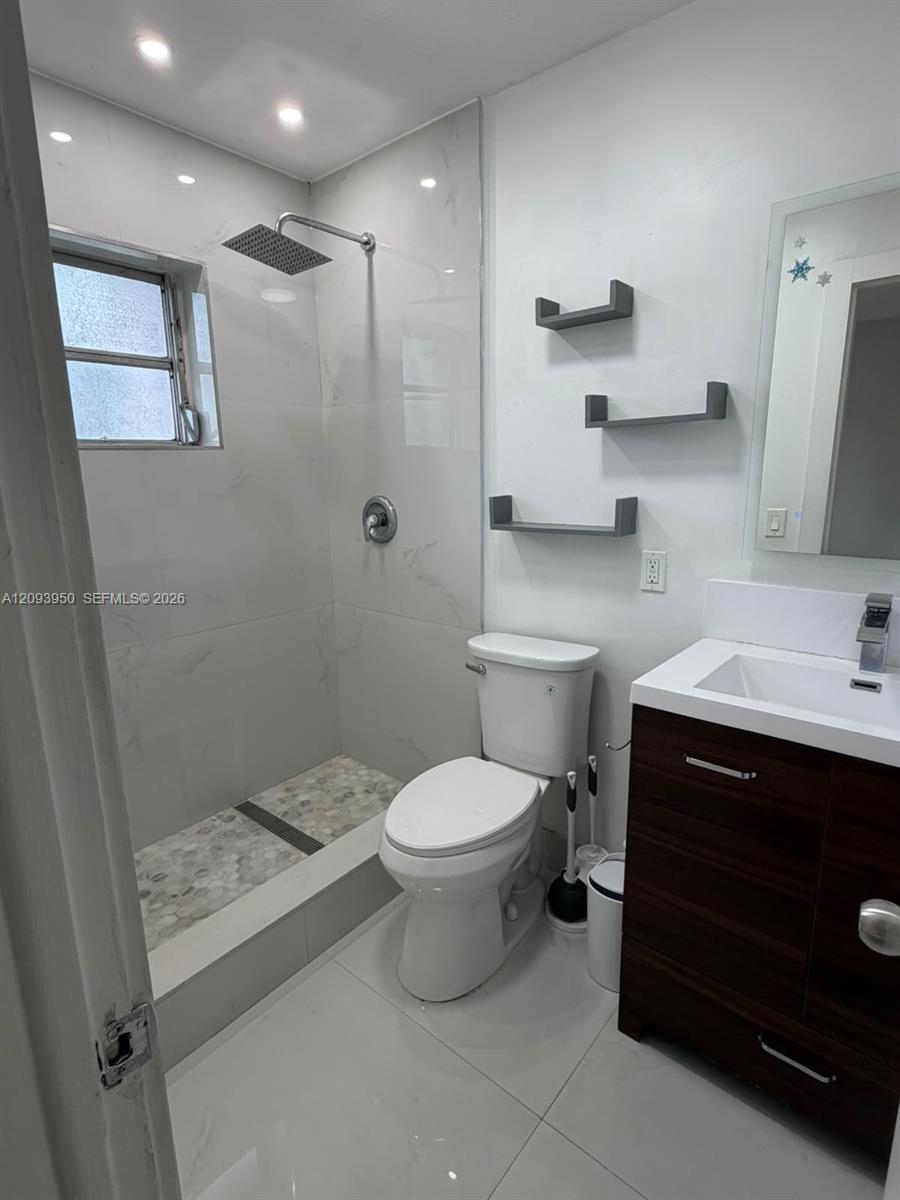 1330 W 54th St # 310C, Hialeah FL 33012