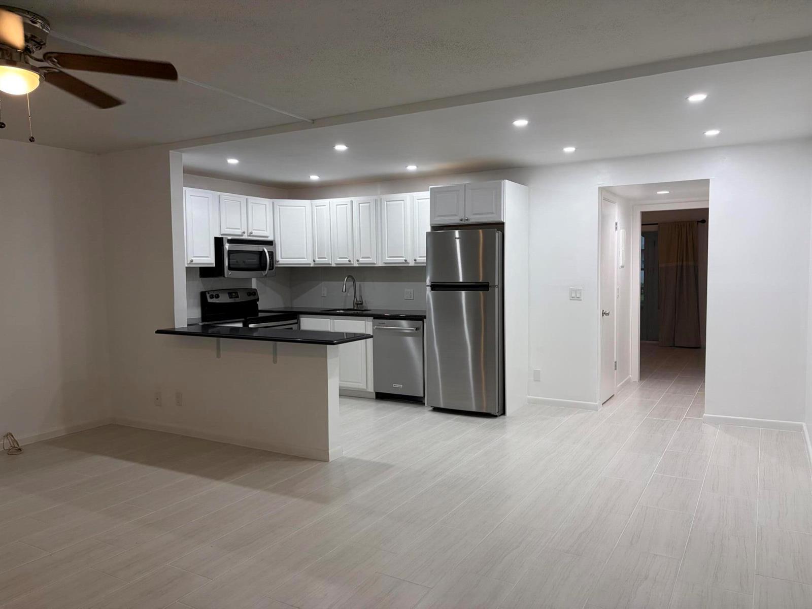 253 NEWPORT P # 253, Deerfield Beach FL 33442 photo 2