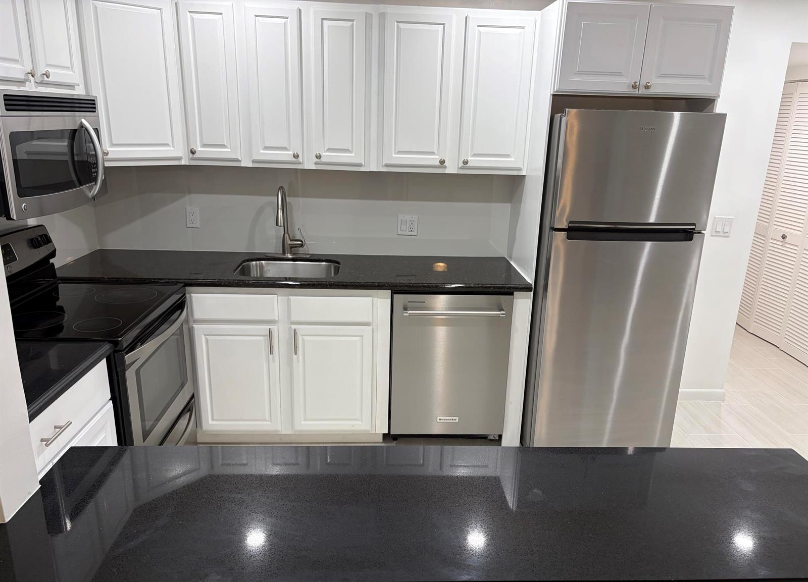 253 NEWPORT P # 253, Deerfield Beach FL 33442 photo 3