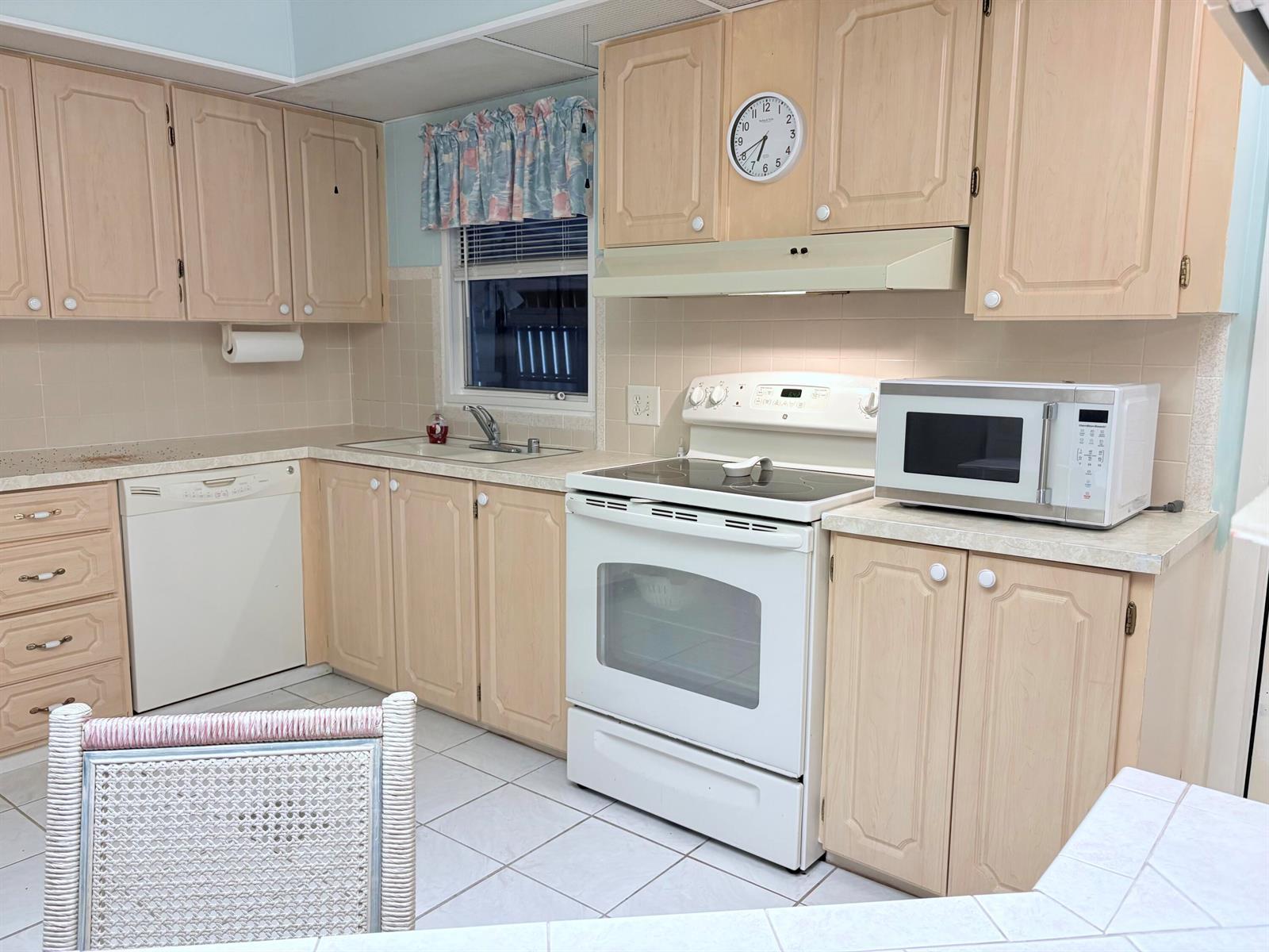 37010 EXUMA BAY, Boynton Beach FL 33436 photo 2