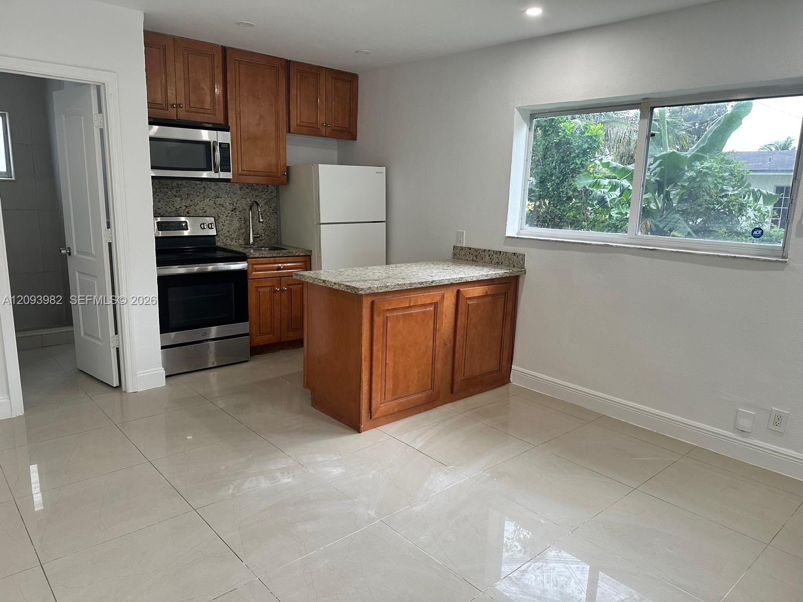 6220 Dawson St # 4, Hollywood FL 33023 photo 2