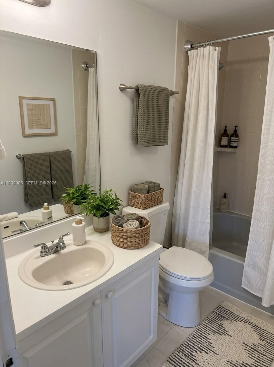 1300 NE 109th St # 303, Miami FL 33161 photo 4